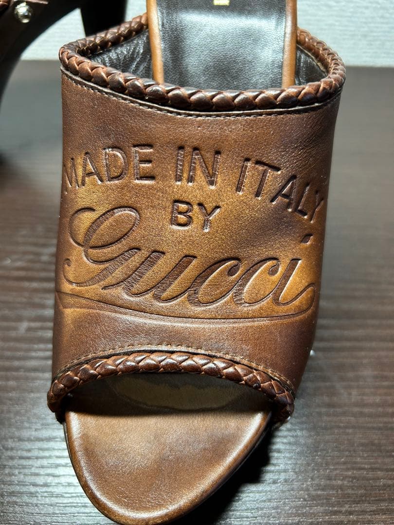 Gucci ブラウンレザーオープントゥサンダル