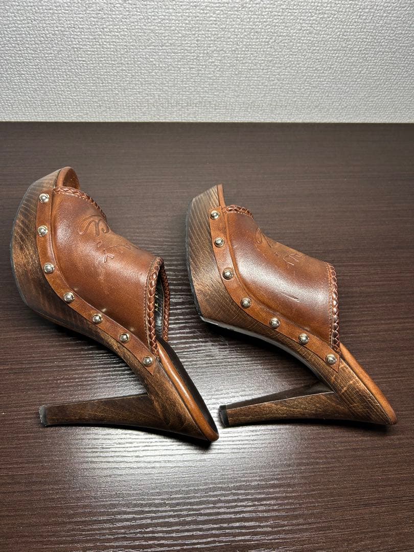 Gucci ブラウンレザーオープントゥサンダル