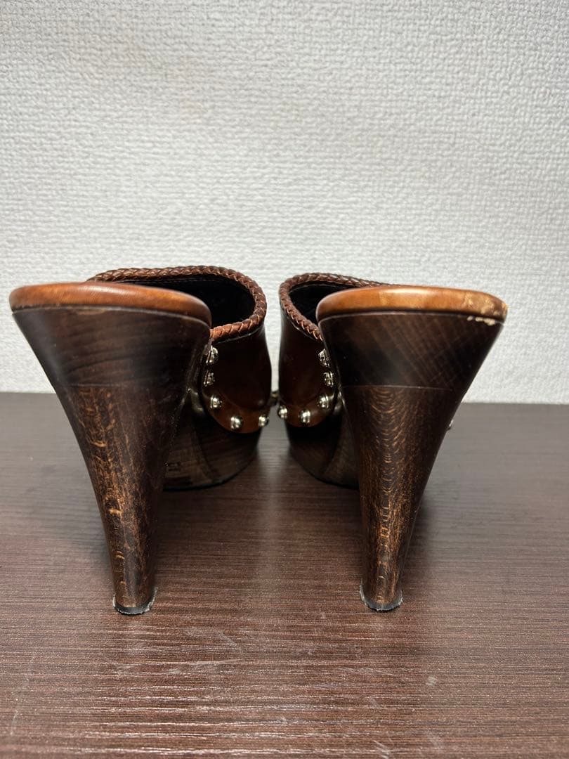 Gucci ブラウンレザーオープントゥサンダル