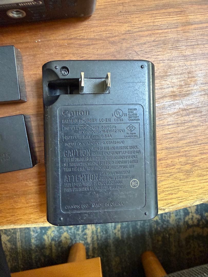 Canon EOS kiss x7 本体のみレンズ無バッテリー2個、充電器