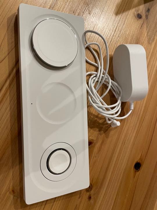 Belkin ワイヤレス充電器　ベルキン　magsafe 白　充電doc