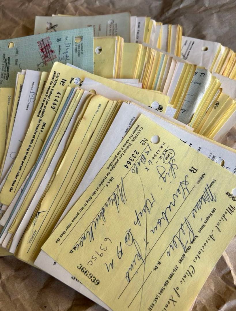 本日限定！★ 紙モノ詰め込みBOX ★ 60サイズ　海外 紙もの ヴィンテージ