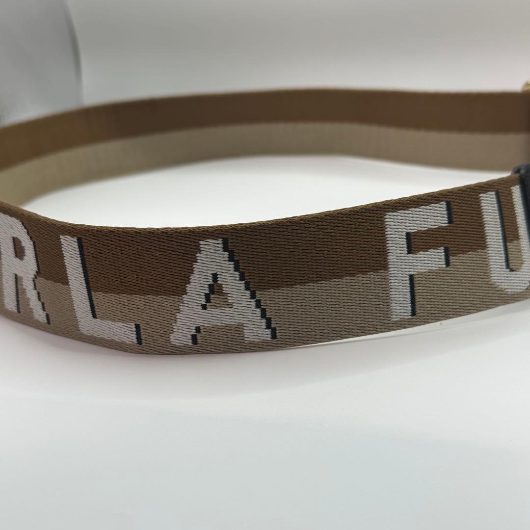 フルラ　ロゴ入りブラウンショルダーストラップ