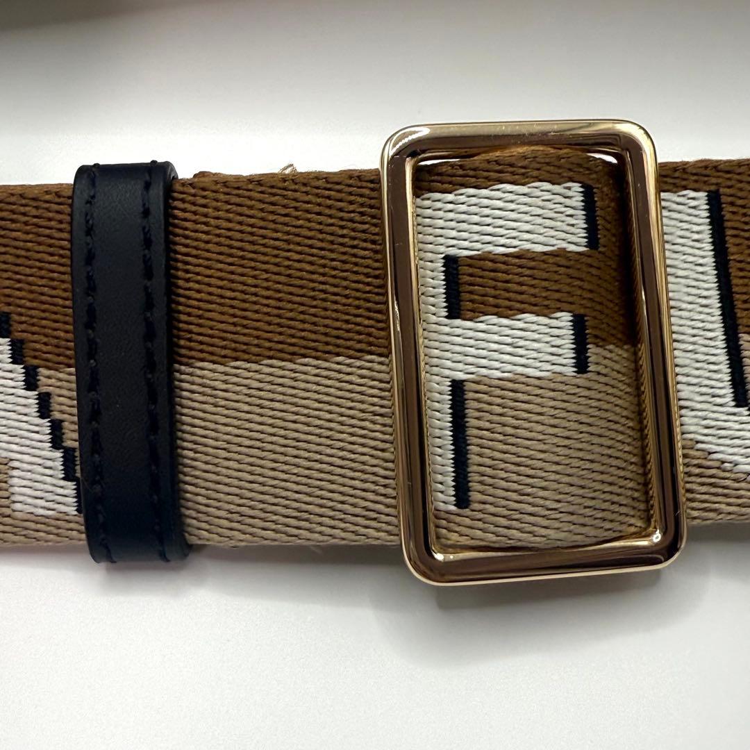 フルラ　ロゴ入りブラウンショルダーストラップ