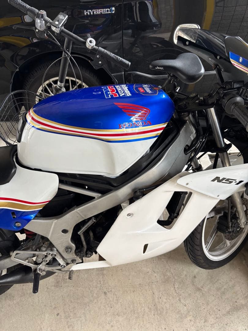 Honda NS1 メットイン ロスマンズカラー