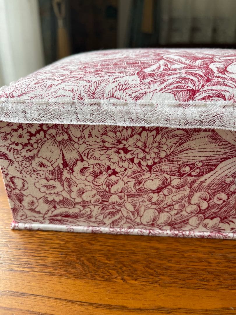 カルトナージュボックス　レアなアンティーク生地