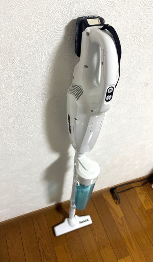 マキタ Makita コードレス掃除機 充電式 ホワイト 動作確認済み