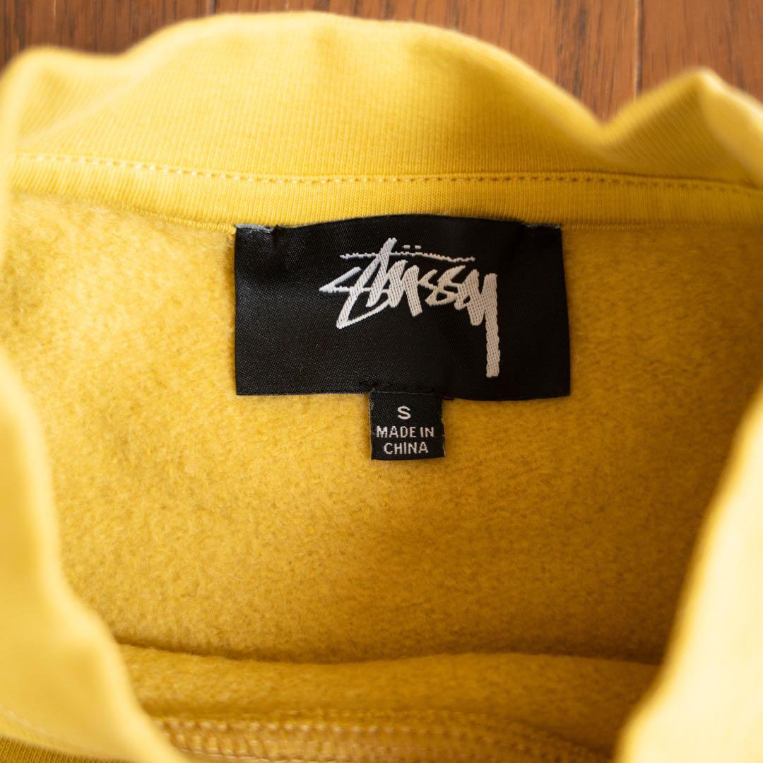 stussy 両目ロゴ　イエロー　トレーナー