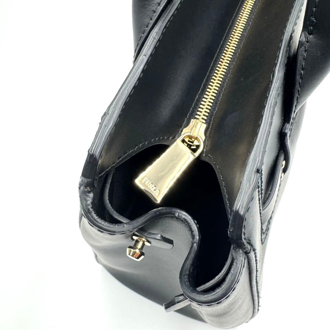 新品 フルラ Lucky ビジネスバッグ 2way レザー ロゴ金具 ブラック