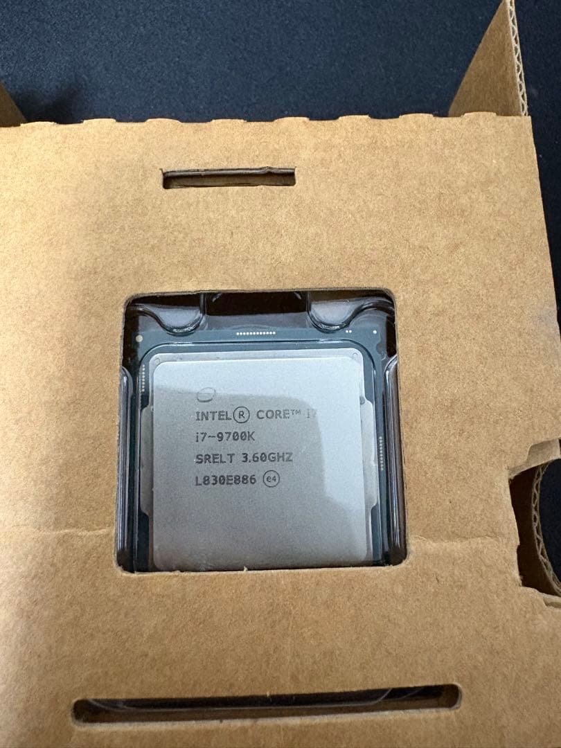 Intel Core i7-9700K CPU 第9世代