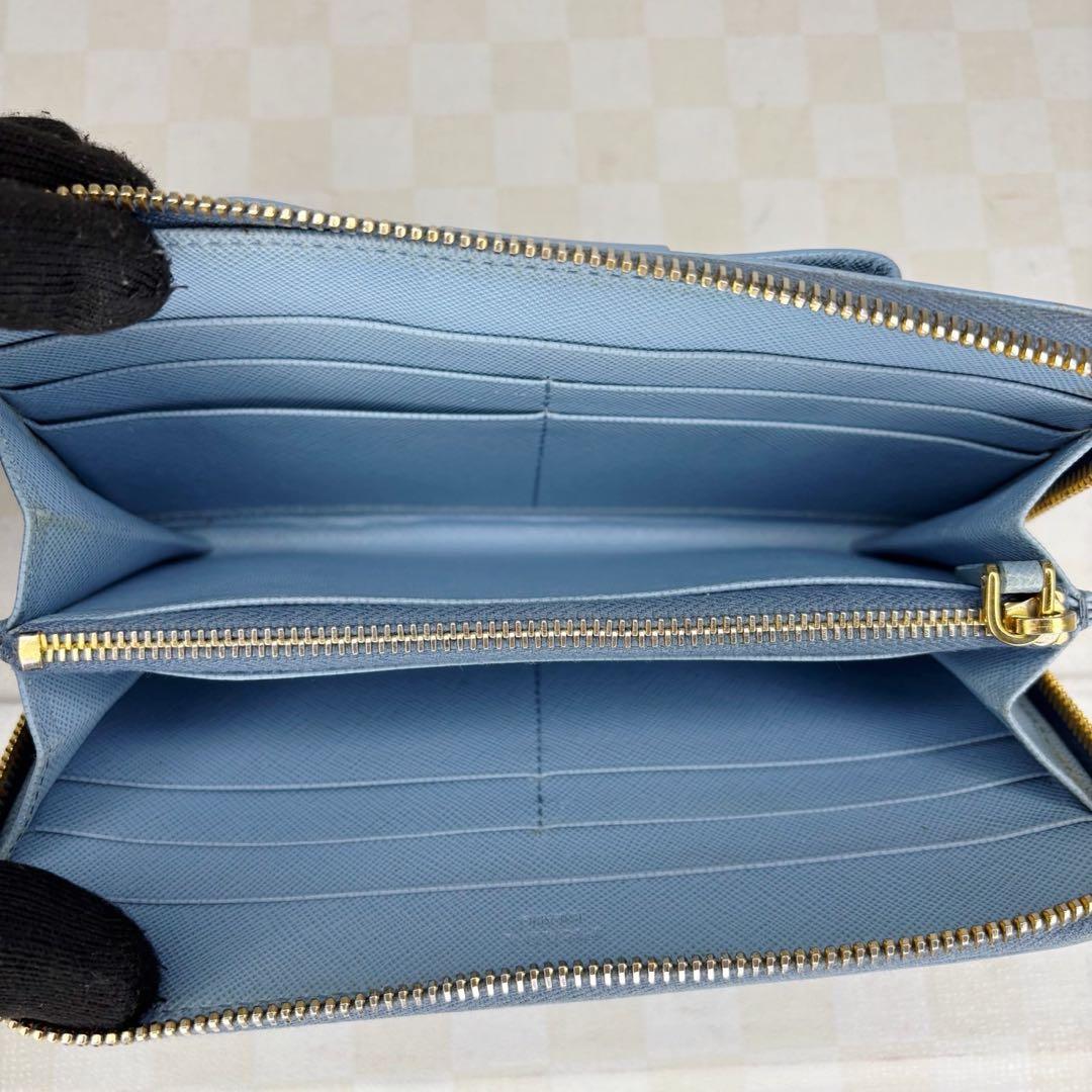 極美品　PRADA プラダ　長財布　ラウンドファスナー　M05