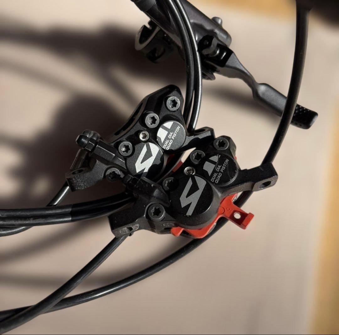 Saint M810 キャリパー& Deore XT M8100 レバー前後