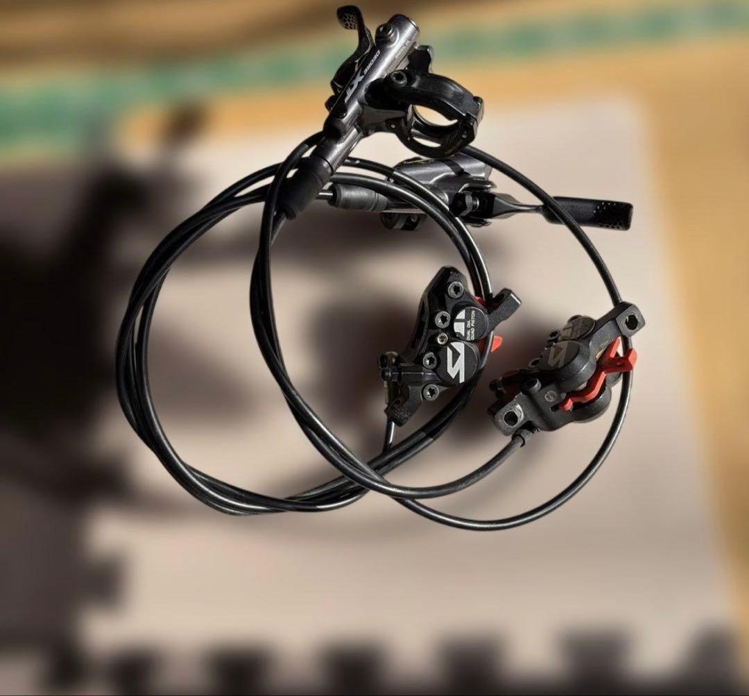 Saint M810 キャリパー& Deore XT M8100 レバー前後