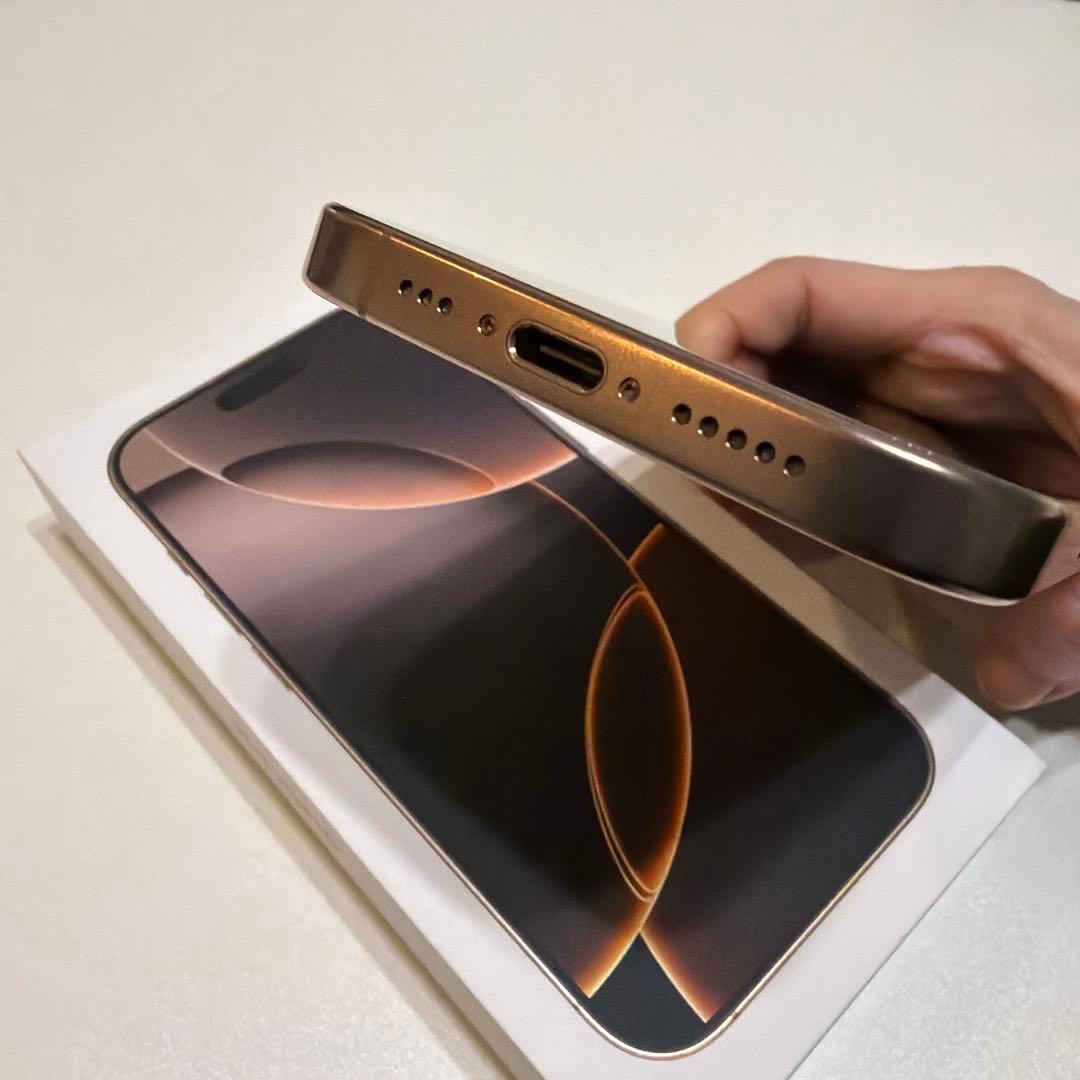 [美品]Apple iPhone 16Pro ゴールド 本体