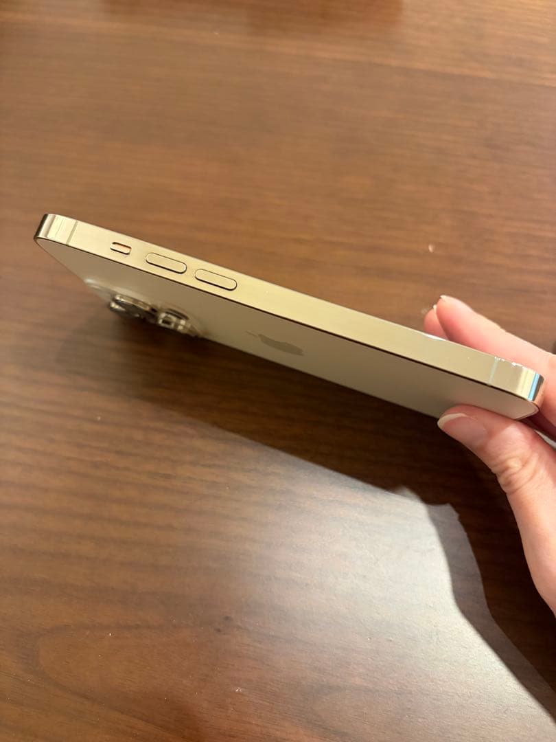 美品Apple iPhone 14 Pro ゴールド 本体　米国版