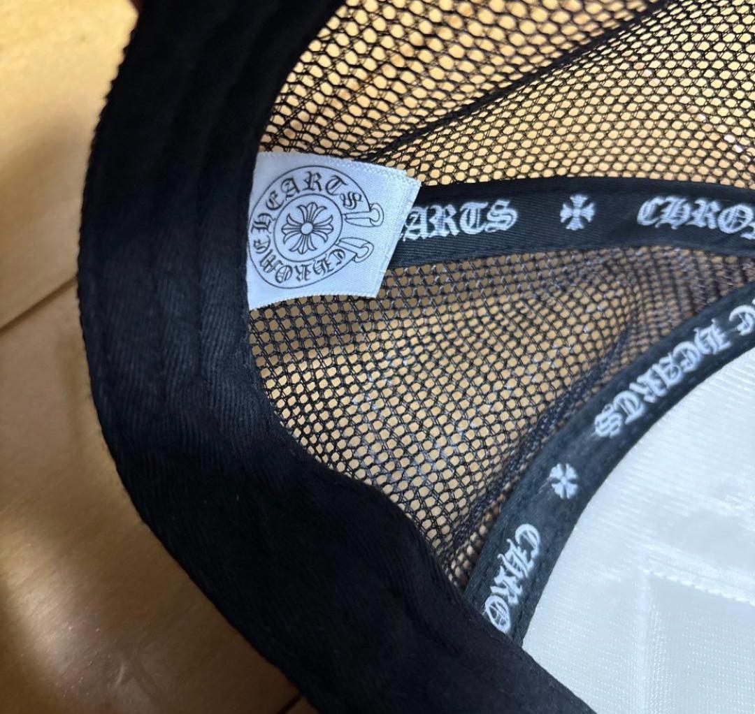 CHROME HEARTS トラッカーキャップ