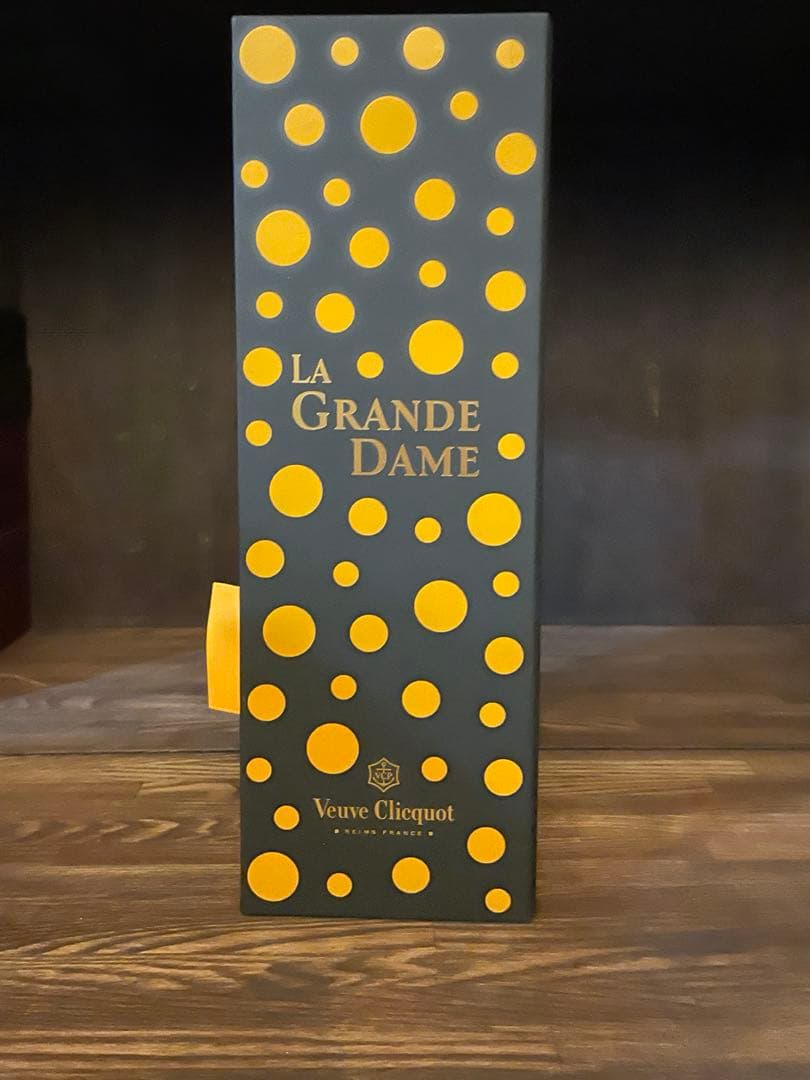 草間彌生 ヴーヴ クリコ ラ グランダム 2012 ヴーヴクリコ 限定