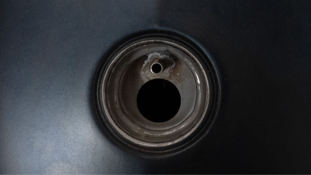 XL883n 2020年モデル純正タンク　ハーレー 中古