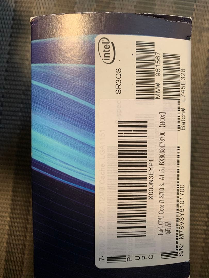 Intel Core i7-8700 CPU 箱、説明書付き