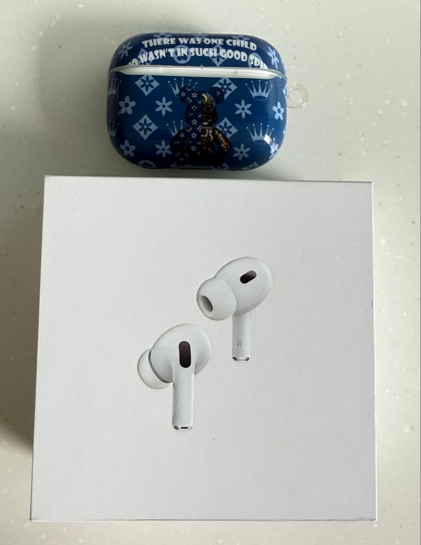AirPods Pro pro2本体 + ロボットベアケース