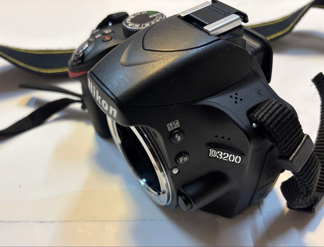 D3200及びNikon AF-S DX ズ-ムNikkor 18-70mm