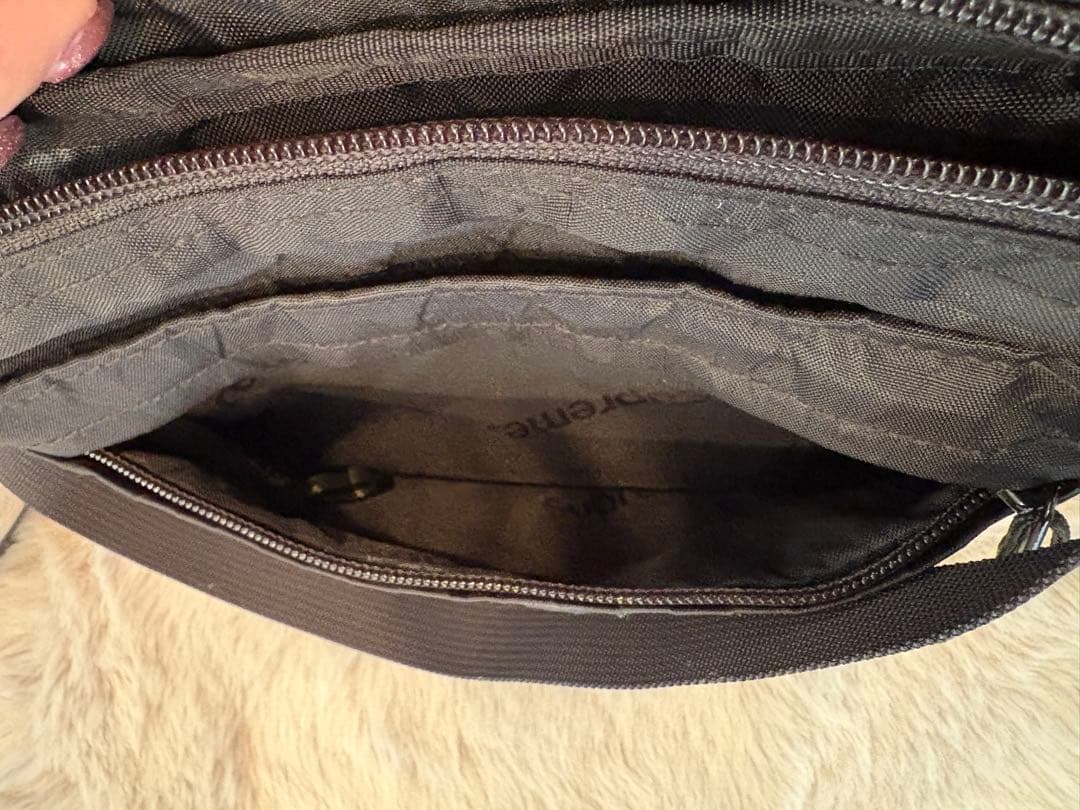 Supreme BLACKショルダーバック