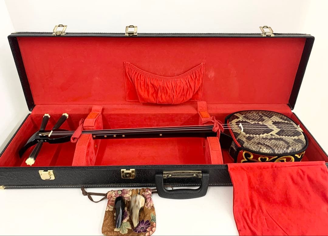 ジ*ン様 美品 沖縄三線 蛇皮 人口皮 入門 初心者用 ケース バチ付き