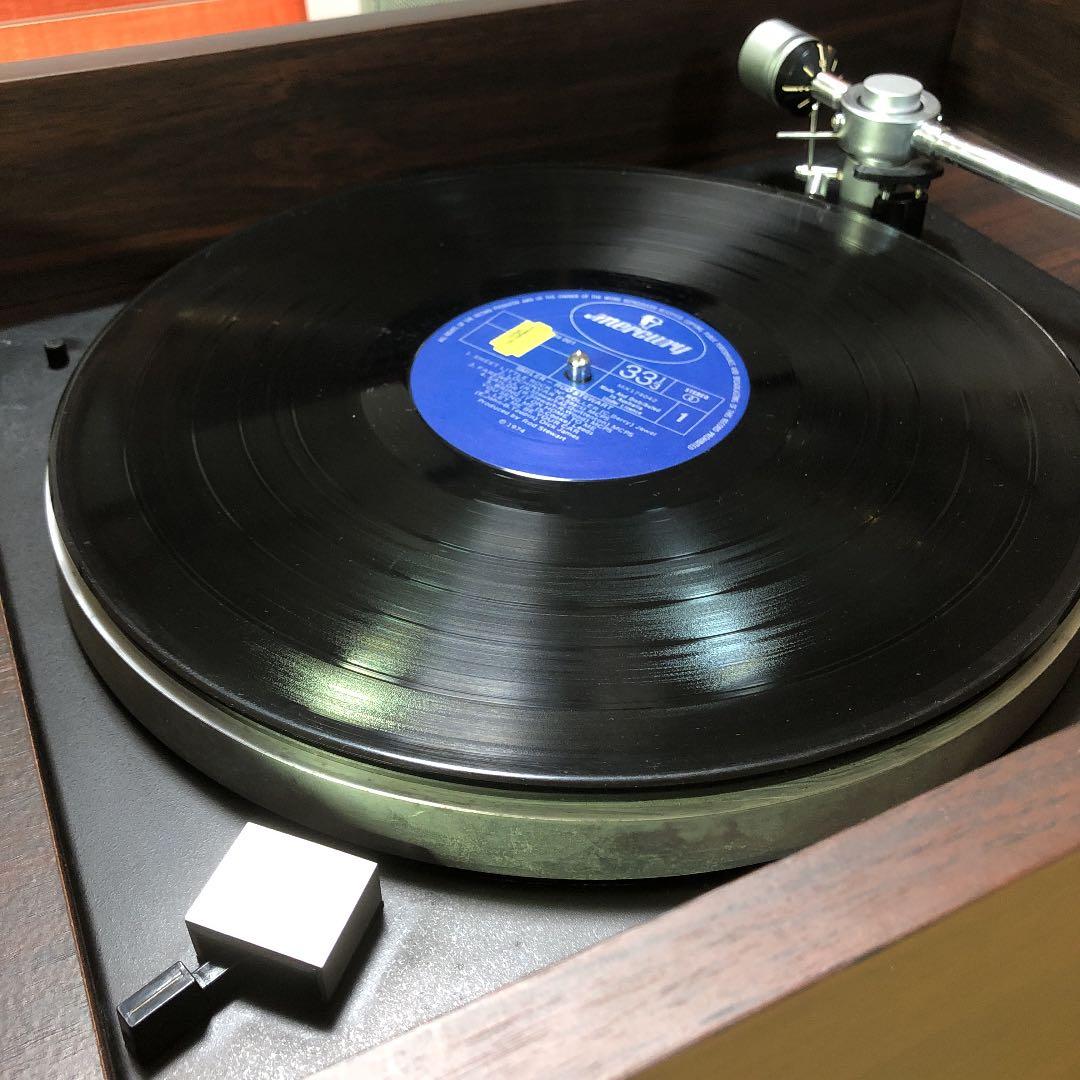 美品動作品　ビクターSRP-Z2　レコードプレイヤー　ビンテージベルトドライブ