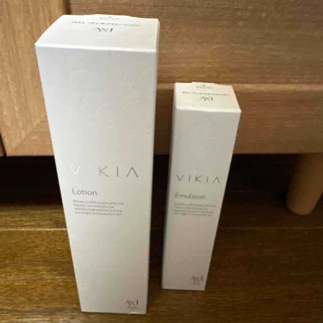 クオレAXI ヴィキアローションAR ヴィキアエマルジョンセット化粧水　乳液