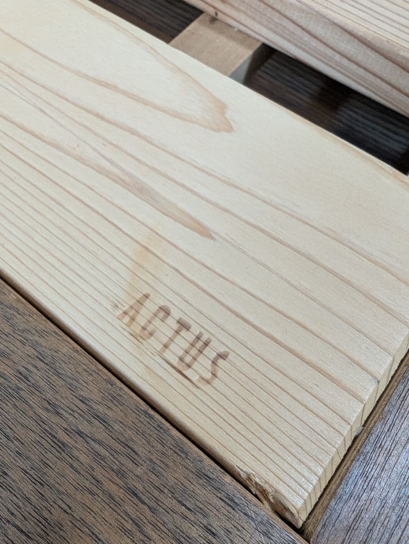 【美品】アクタスFBロータイプベッド フレームウォールナット クイーンサイズ