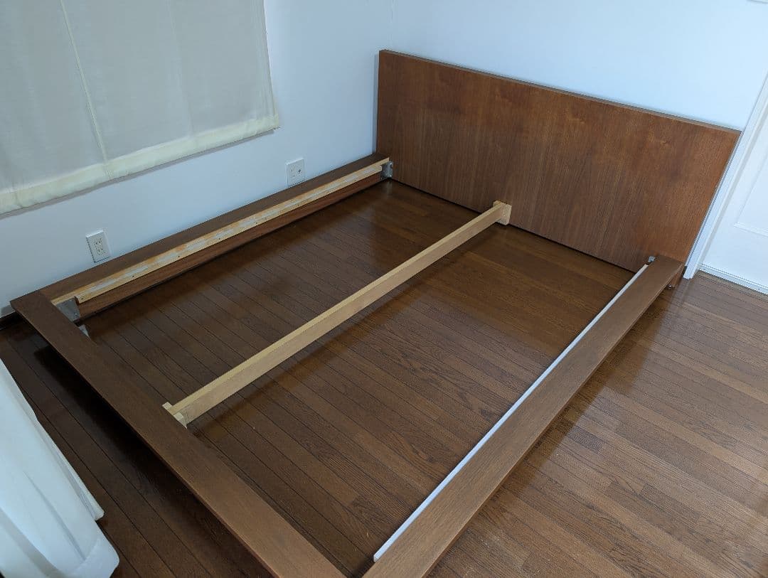 【美品】アクタスFBロータイプベッド フレームウォールナット クイーンサイズ