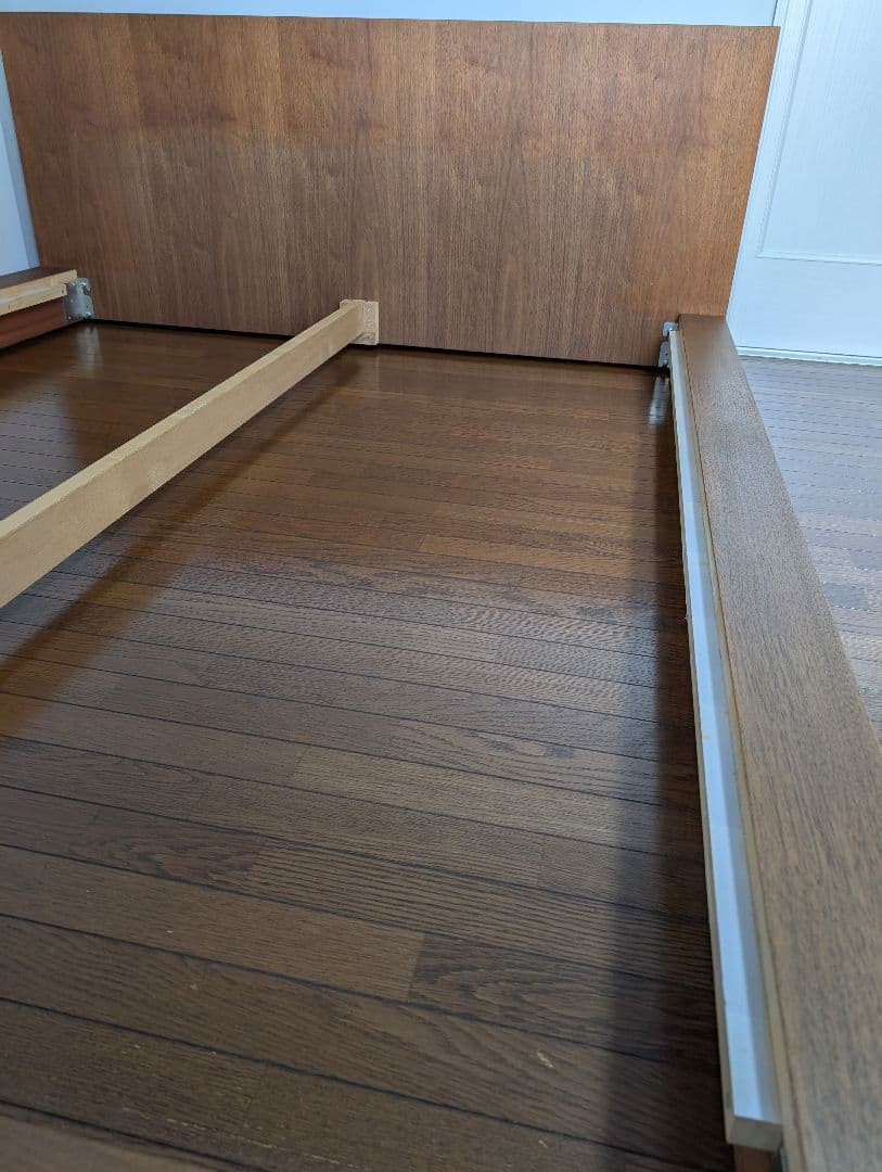 【美品】アクタスFBロータイプベッド フレームウォールナット クイーンサイズ