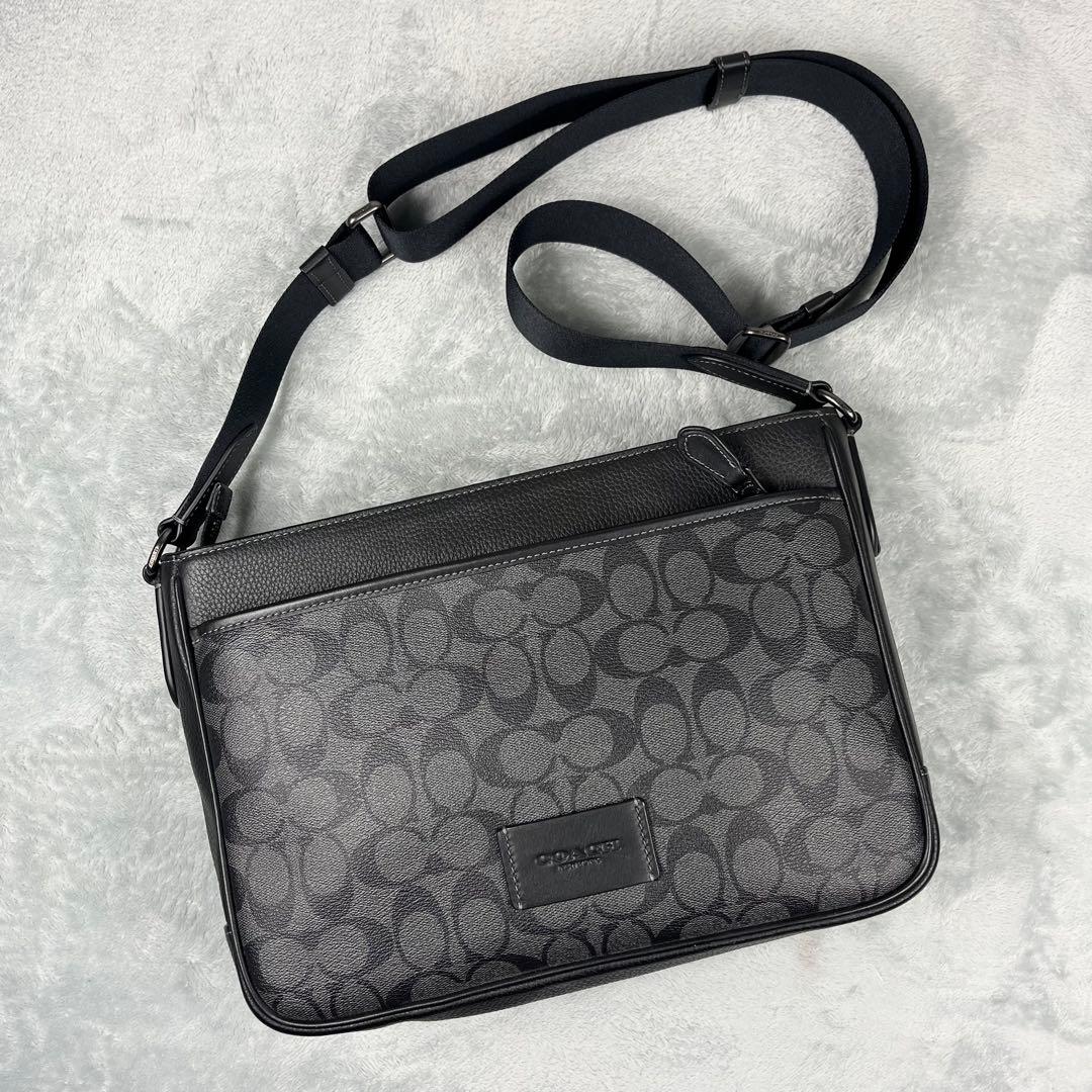 未使用級 Coach ショルダーバッグ ディストリクト 斜め掛け ブラック