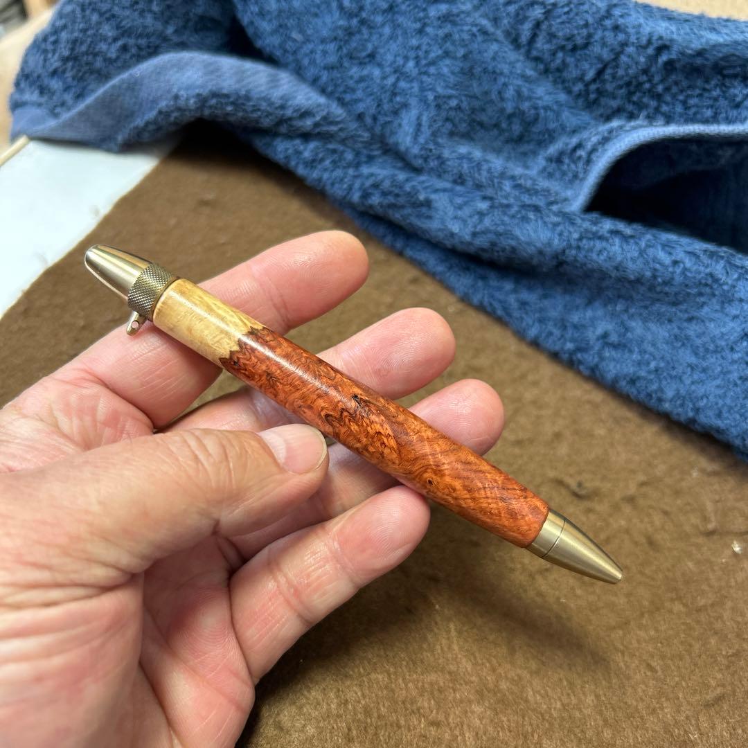 スプリームスタイル　オリジナル　ボールペン 本花梨瘤紅白