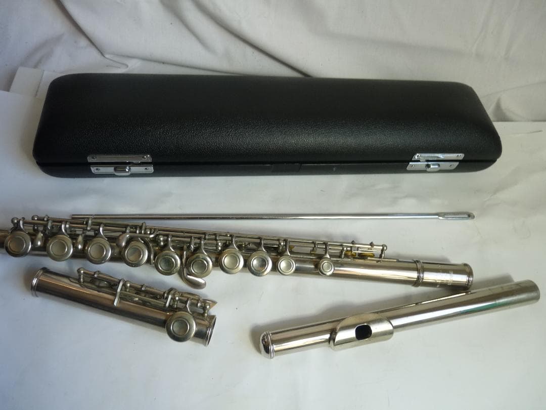 ヤマハ YFL-211 シルバーフルート 本体 ケース付き