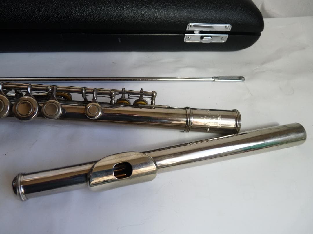 ヤマハ YFL-211 シルバーフルート 本体 ケース付き