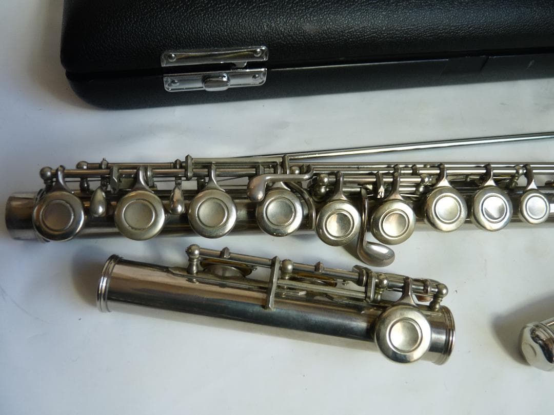 ヤマハ YFL-211 シルバーフルート 本体 ケース付き