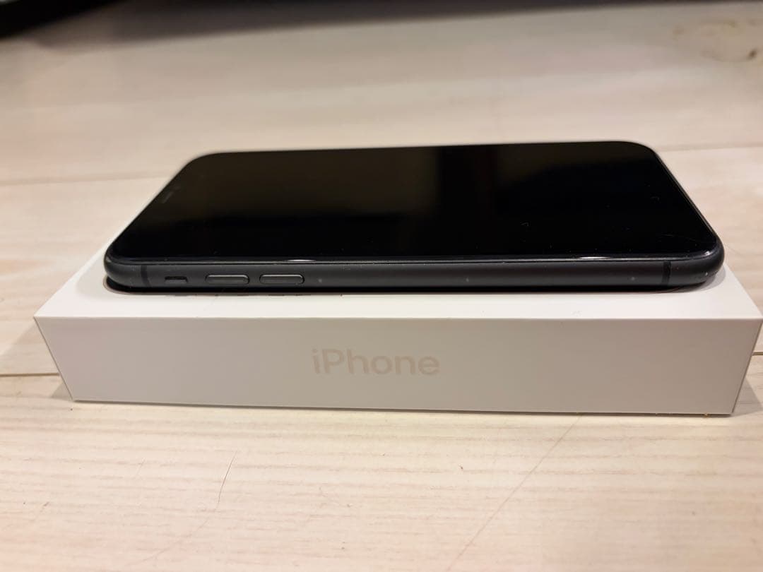Apple iPhone 11 黒64GB