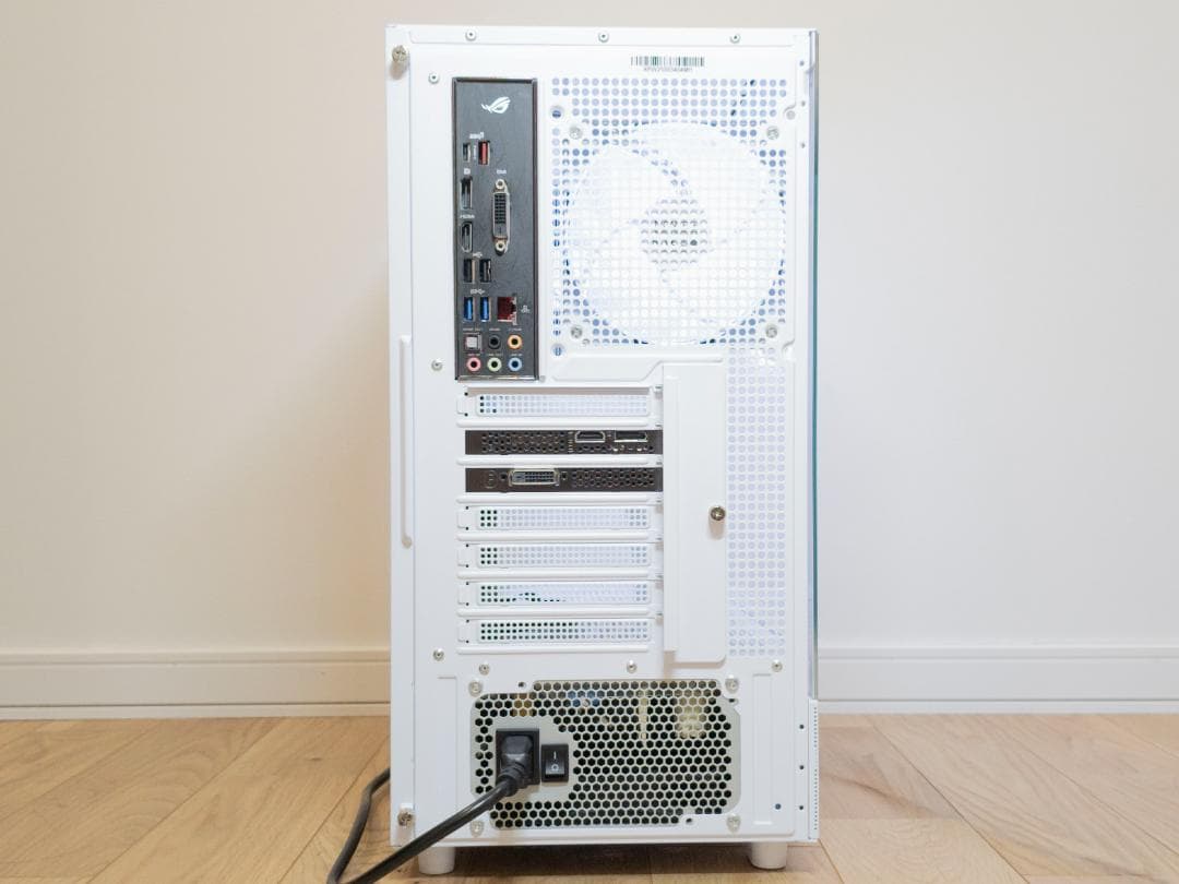 白ゲーミングPC RTX2060 / i5-9400 / NVMe512GB