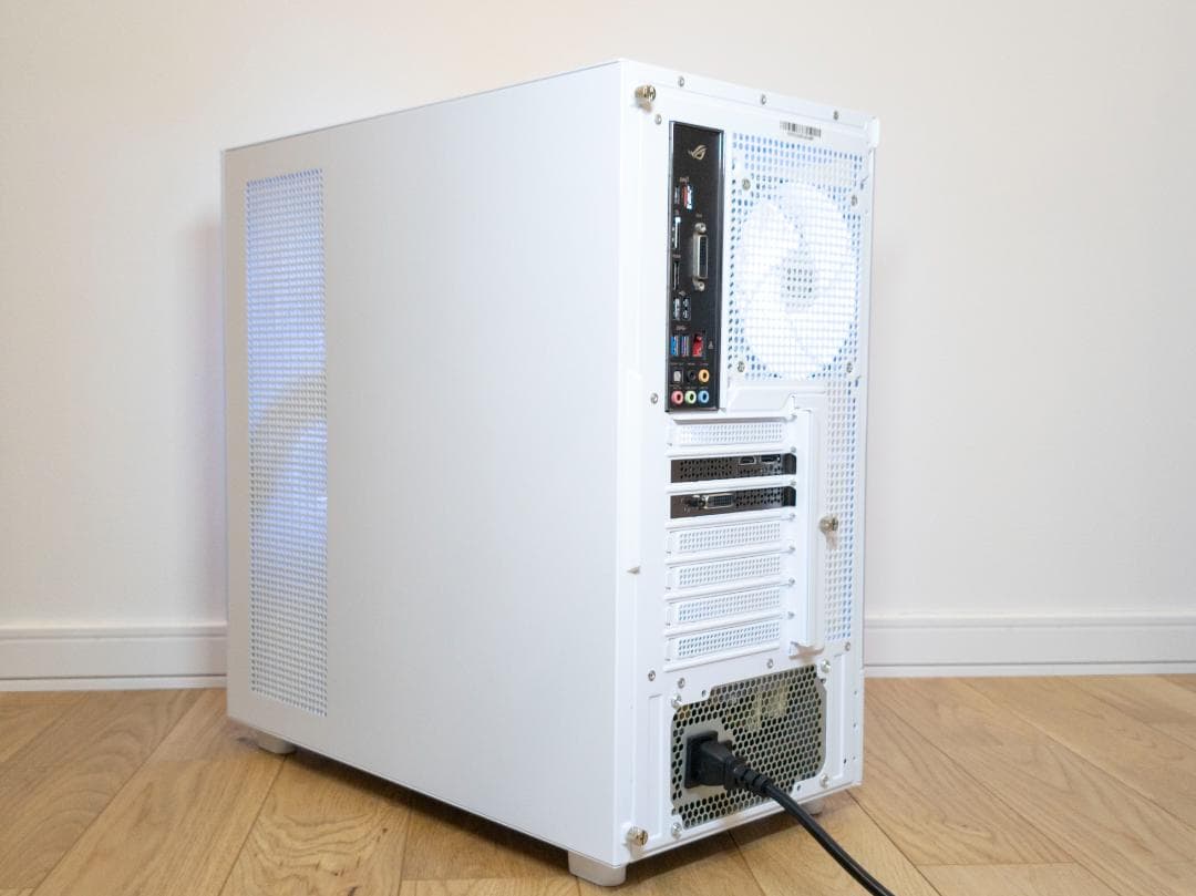 白ゲーミングPC RTX2060 / i5-9400 / NVMe512GB