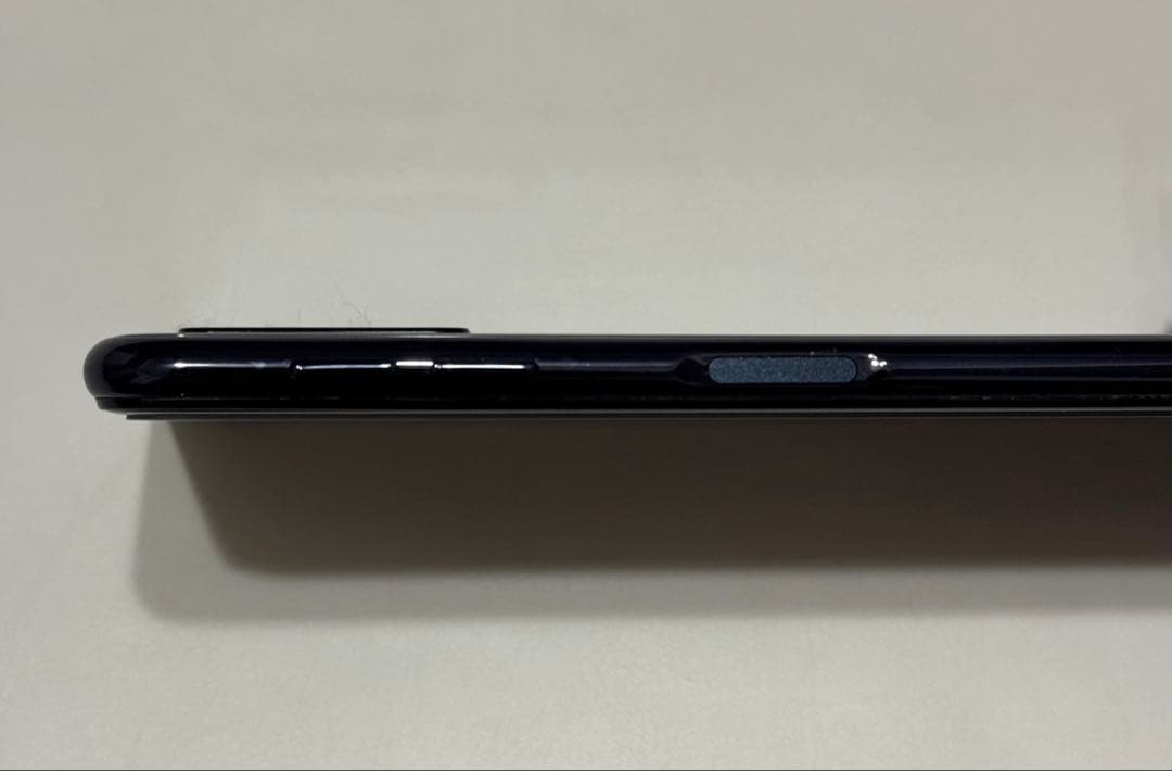 Samsung Galaxy A7 本体（手帳型ケース付き）