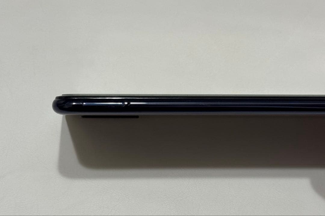 Samsung Galaxy A7 本体（手帳型ケース付き）