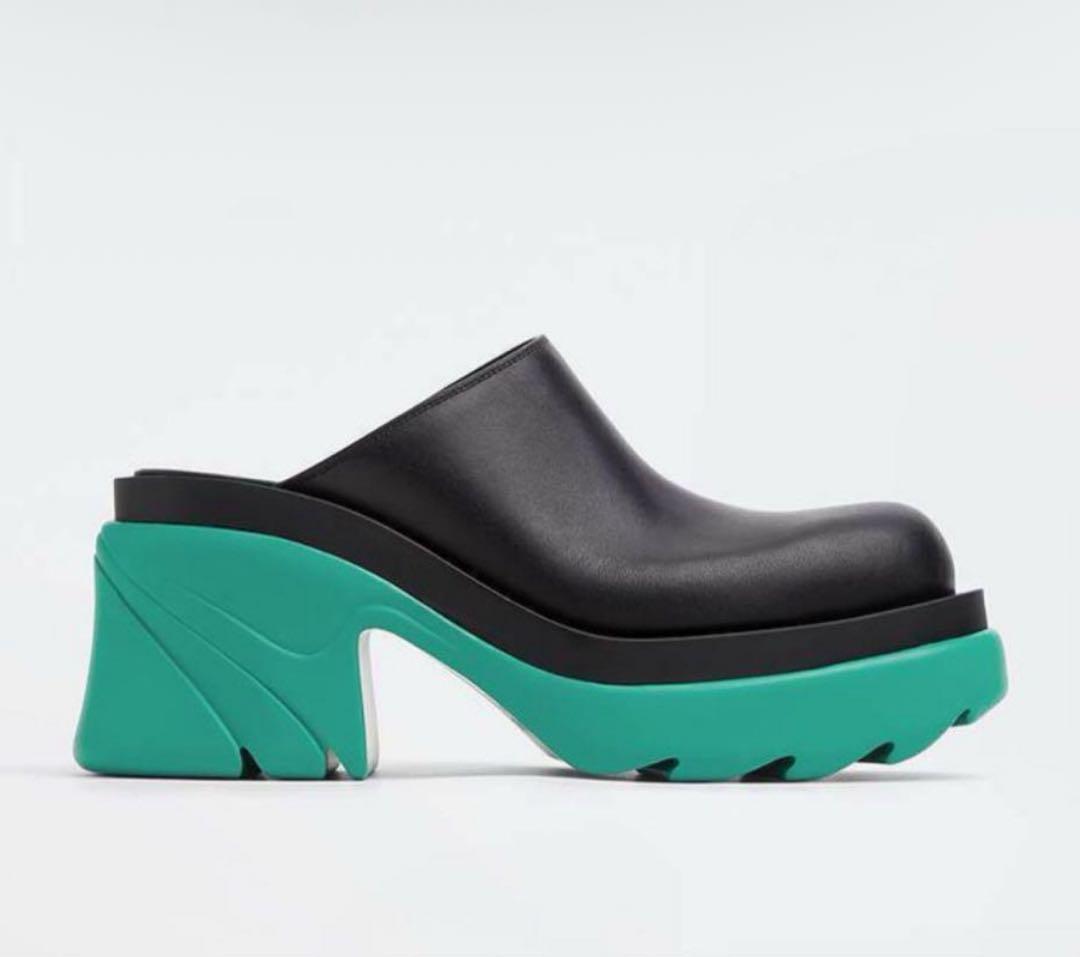 新品 ボッテガ ヴェネタFLASH スリッポン レザークロッグサンダル