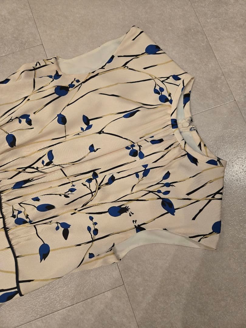 定価6.4万✨アナイ ラインフラワーPTロールネックワンピース 38 花 青