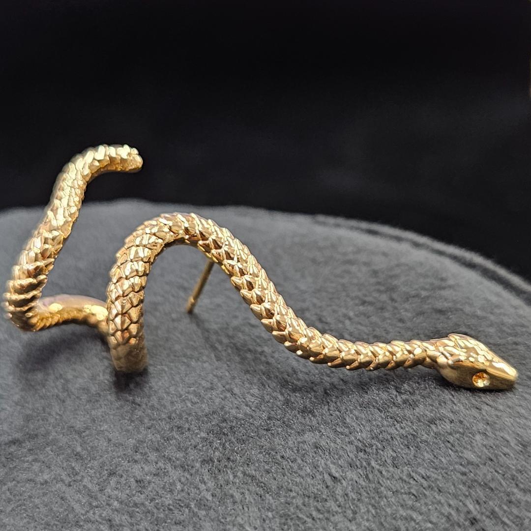 幸運の輝き！18金 K18 YG 立体的 スネーク 蛇 片耳 ピアス 左耳用