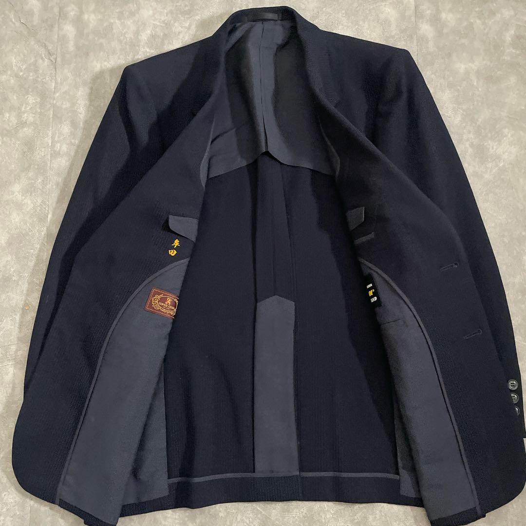 極上高級イギリス製3ピーススーツ × GIANNI VERUSACEネクタイ