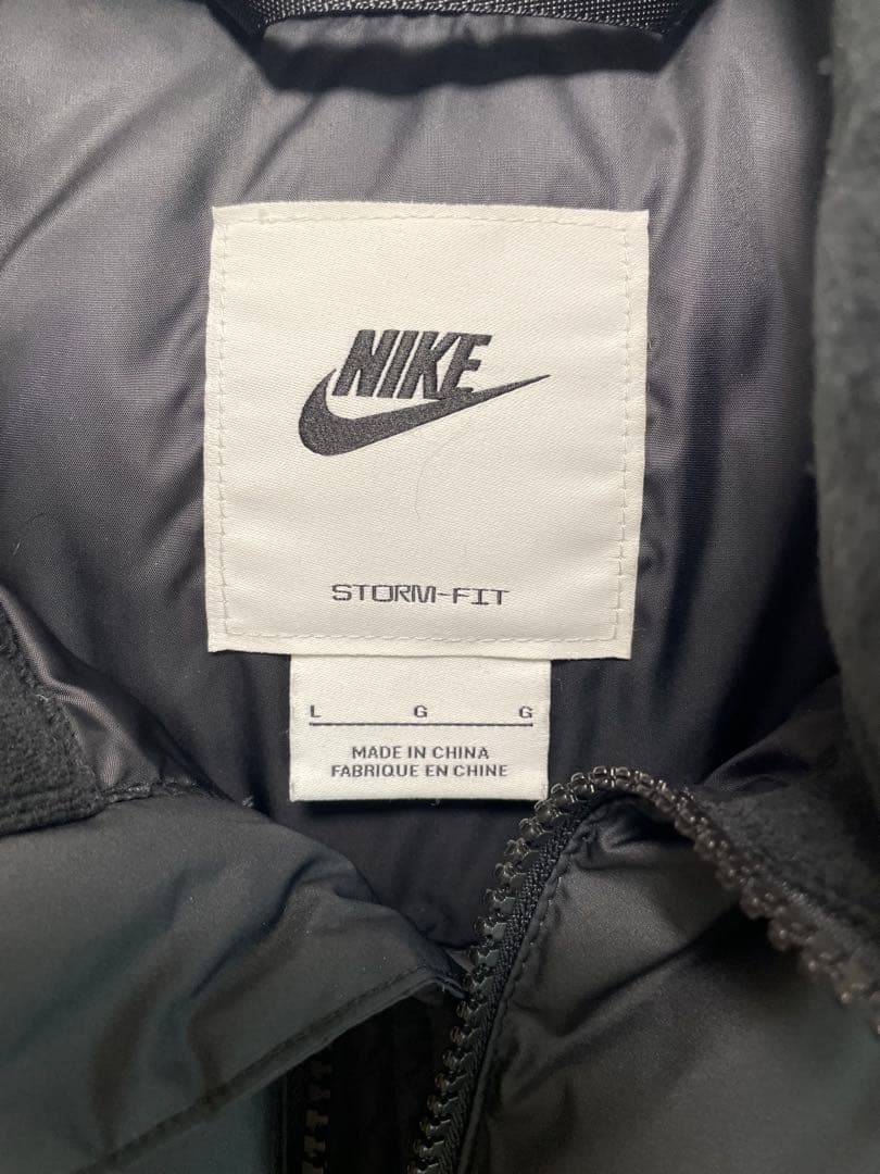 Nike STORM-FIT ブラック　ダウンベスト L