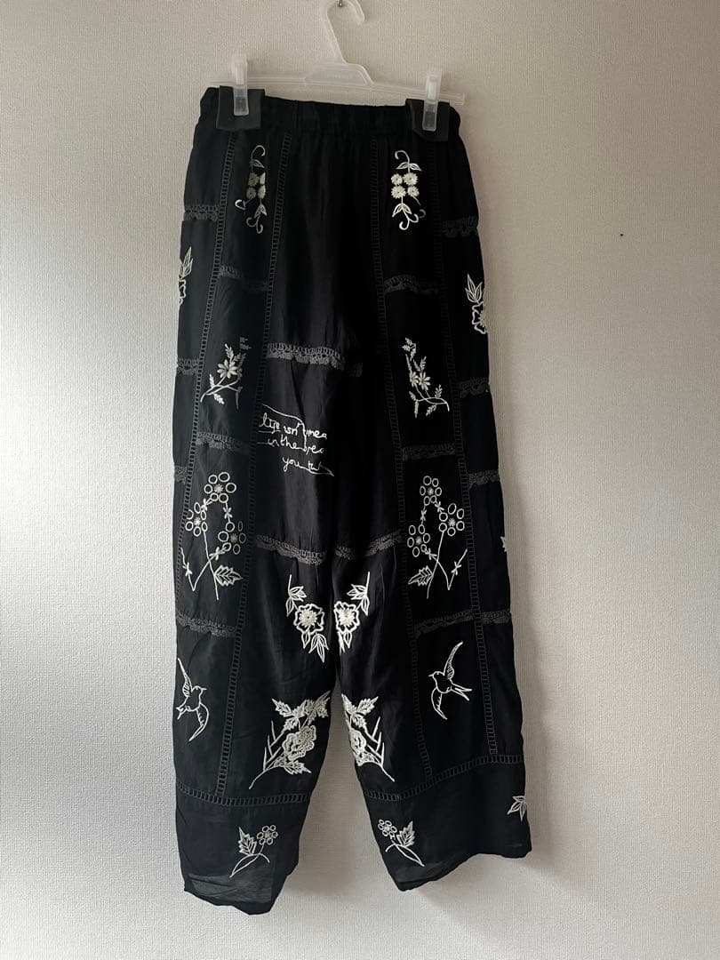 TODAYFULEエンブロイダリーパッチワークトラウザーズパンツ