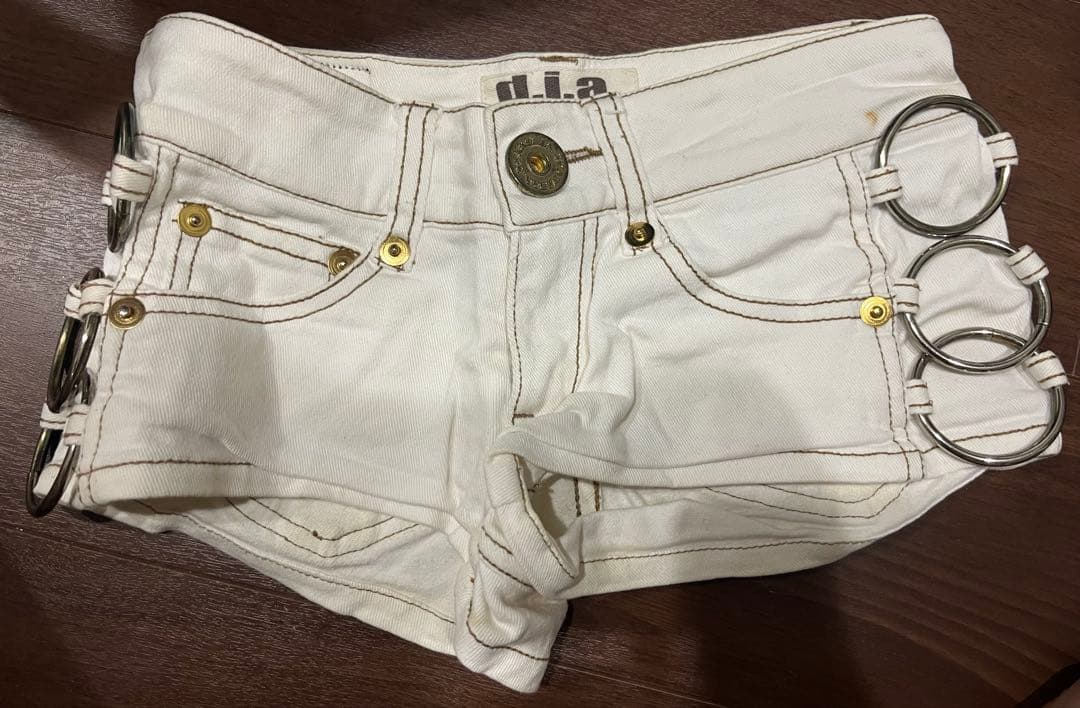 d.i.a. ショートパンツ ホワイト リング付き