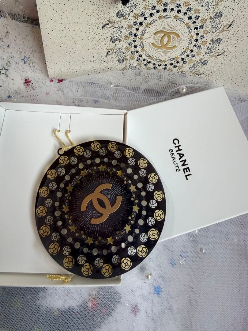 Mimiシャネル　CHANEL2025ホリデー限定オーナメント